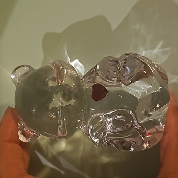 Fenton glass bear with red heart - Picture 5 of 9
